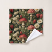 Seamless Pattern with Red Fly Agaric and Flowers Bad Handdoek (Wasdoekje)