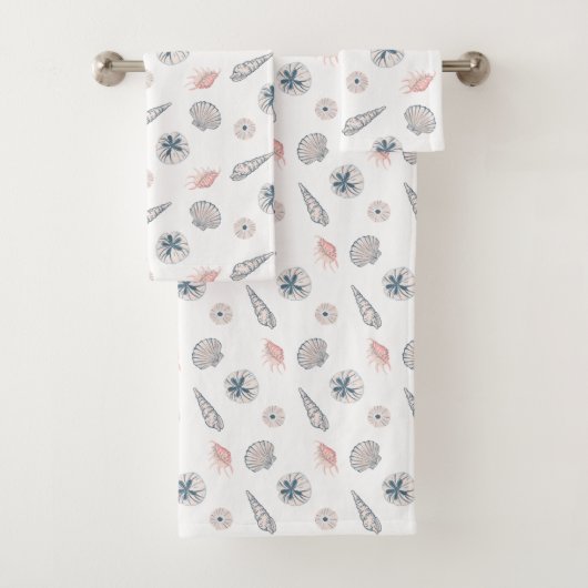 Seashell Beach Blue en PInk Pattern Bad Handdoek (Insitu)