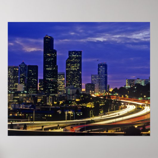 Seattle, Washington skyline 's nachts Poster (Voorkant)