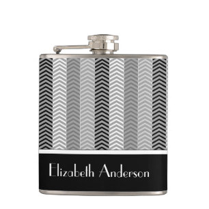 Sedendaagse zwarte witte Chevron Stripes en naam Heupfles