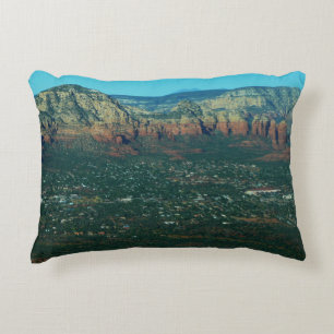 Sedona en Coffee Pot Rock vanuit de lucht Accent Kussen