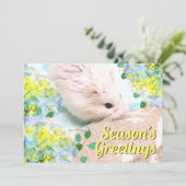 Seizoensgroeten Hamster met Blauwe Hortensia's Feestdagenkaart (Staand voorkant)