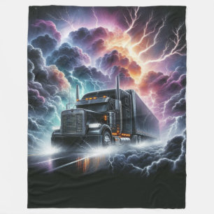 Semi Truck In Een Levendig Lightning Storm Fleece Deken