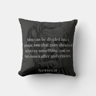 Seneca's Division: De Doers en de Critici Kussen