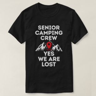 Senior kampeerploeg die verdwaald is, gewoon t-shirt