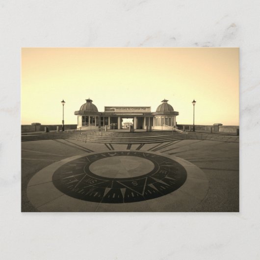Sepia Cromer Pier briefkaart (Voorkant)