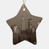 Sepia New York City Skyline Keramisch Ornament (Links)