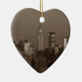 Sepia New York City Skyline Keramisch Ornament (Rechts)