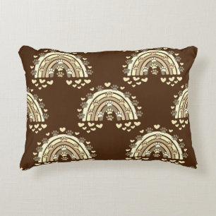 sepia regenbooghond en hart accent kussen