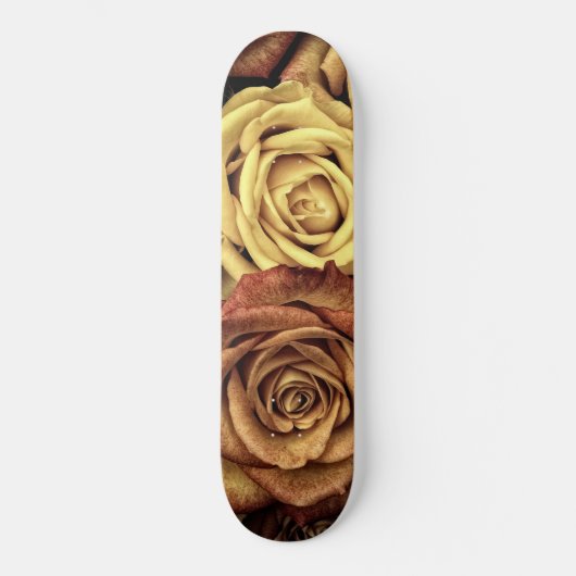 Sepia Tinted Rozen Skateboard (Voorkant)