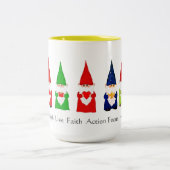Sept Gnomes de Noël sur Mug de café blanc (Centre)