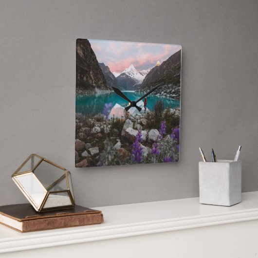 Serene Blue Mountain & River Wall Clock – Modern H Vierkante Klok (Kantoor)