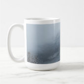 Serene Grey Snowy Peaks Coffee Mok (Links)