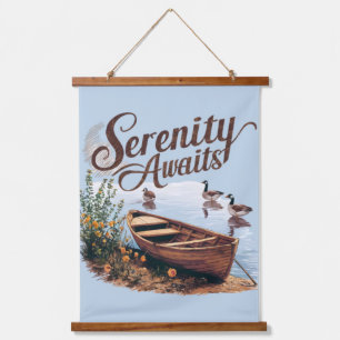 Serene meerboot met ganzen en wilde bloemen hangend wandkleed