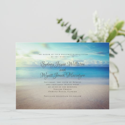 Serene Seaside Marriage Ceremony nodigt Sjabloon u Kaart (Staand voorkant)