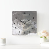 Serene Snow Leopard Vierkante Klok (Huis)