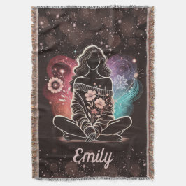 Serene vrouw in een kosmische bloemendroom deken