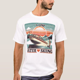 Serene Waters: Vrouw op boot met I Love Water Ski T-shirt
