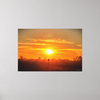 Serene Zonsondergang Boven Open Velden Canvas Afdruk