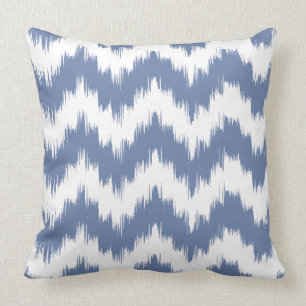 SERENITY BLUE Ikat Chevron Pillow Kussen