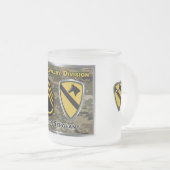 sergeant van de afdeling Cavalry Matglas Koffiemok (Voorkant rechts)