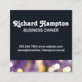 Serif Monogram | Paarse Bokeh Vierkante Visitekaartje (Achterkant)