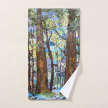 Serviette à main en forêt estivale