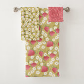 Serviette de bain à carreaux de fraise (En situation)