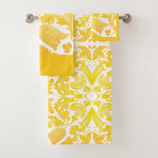 Serviette de bain à fleurs et soleil (En situation)