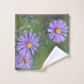 Serviette de bain aux fleurs violettes (Gant de toilette)