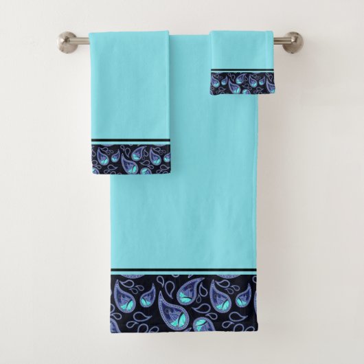 Serviette de bain bleu et turquoise en cachemire (En situation)