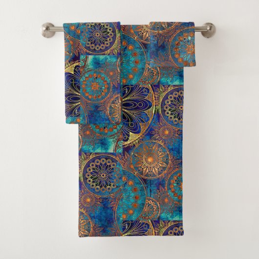 Serviette de bain céleste Ensemble à la main servi (En situation)