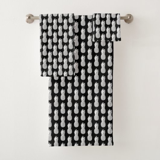 Serviette de bain chic noir et blanc en ananas (En situation)