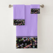 serviette de bain ensemble libellules colorées (En situation)