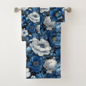 Serviette de bain fleurie classique bleu et blanc (En situation)