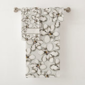 Serviette de bain gris neutre en fleurs de Magnoli (En situation)