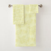 Serviette de bain jaune Floral Damask (En situation)