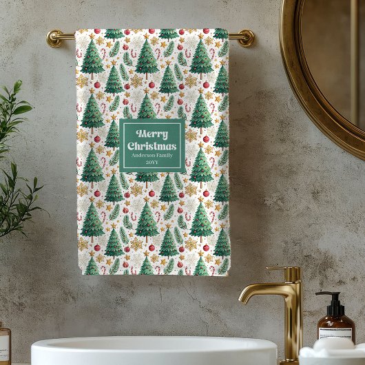 Serviette de bain rouge vert or arbres de Noël rus