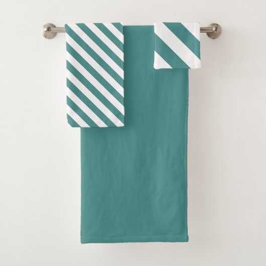 Serviette De Bain Turquoise En Écart (En situation)
