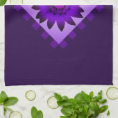Serviette de cuisine aux fleurs violettes (Plié)