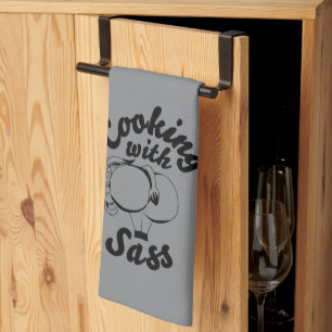 serviette de cuisine avec du sass gris foncé