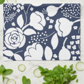 Serviette de cuisine bleu marine et blanc floral (Plié)