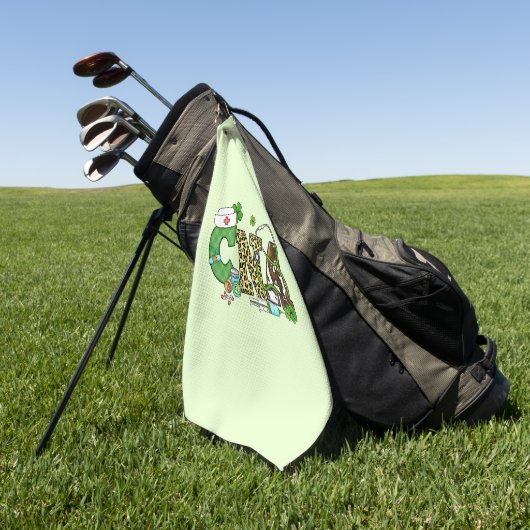 Serviette De Golf Assistant en soins infirmiers certifié St. Patrick (Vert)