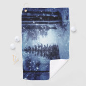 Serviette De Golf Bleu Moonlit Forêt magique Scène d'hiver (En situation)