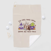 Serviette De Golf Cette sorcière a besoin de café (En situation)