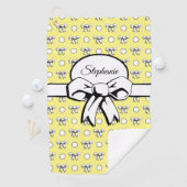 Serviette De Golf Citron Jaune Bows Pois Personnalisé (En situation)