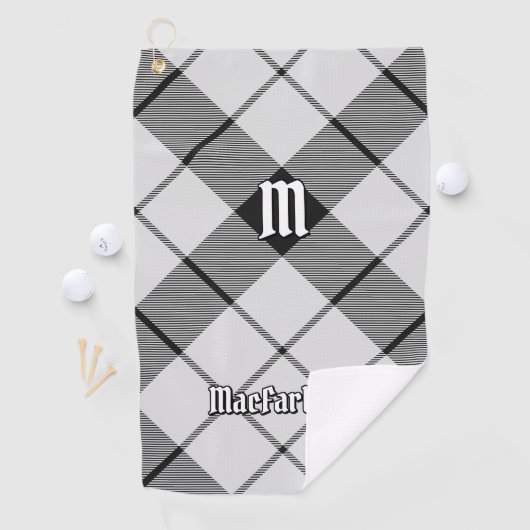 Serviette De Golf Clan MacFarlane Tartan noir et blanc (En situation)