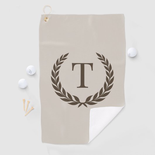 Serviette De Golf Classic Beige & Dark Brown Initial Laurel Monogram (En situation)