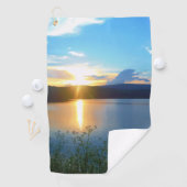 Serviette De Golf Coucher de soleil bleu sur le lac (En situation)