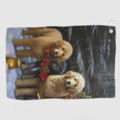 Serviette De Golf Décor de Noël Goldendoodle Snowy Sleigh (Horizontal)